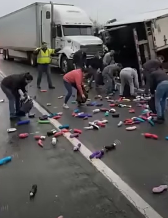 ‼URGENT: Serious accident creates great confusion…See more