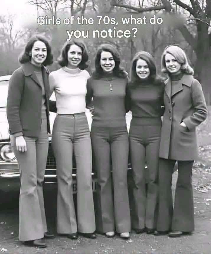 Girls in the 1970s: What Detail Do You Notice First in This Vintage Photo?